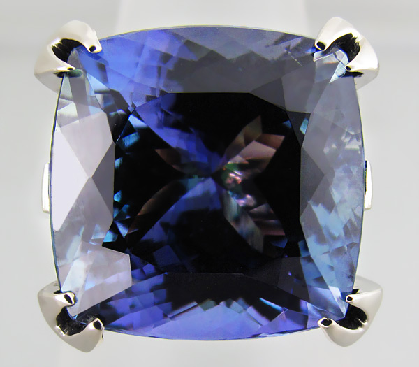 Кольцо с роскошным полихромным танзанитом и 60-ю бриллиантами