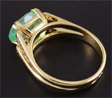 Кольцо с зеленым бериллом и 20 бриллиантами