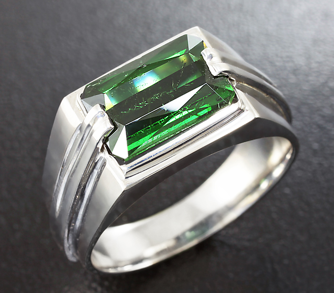 Серебро 925 Кольцо c зеленым турмалином