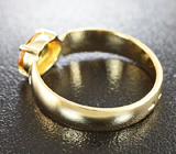Золотое кольцо с золотисто-желтым сапфиром и бриллиантами