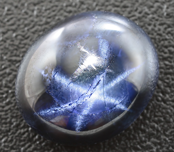Кольцо со звездчатым и синими сапфирами, а также бриллиантами
