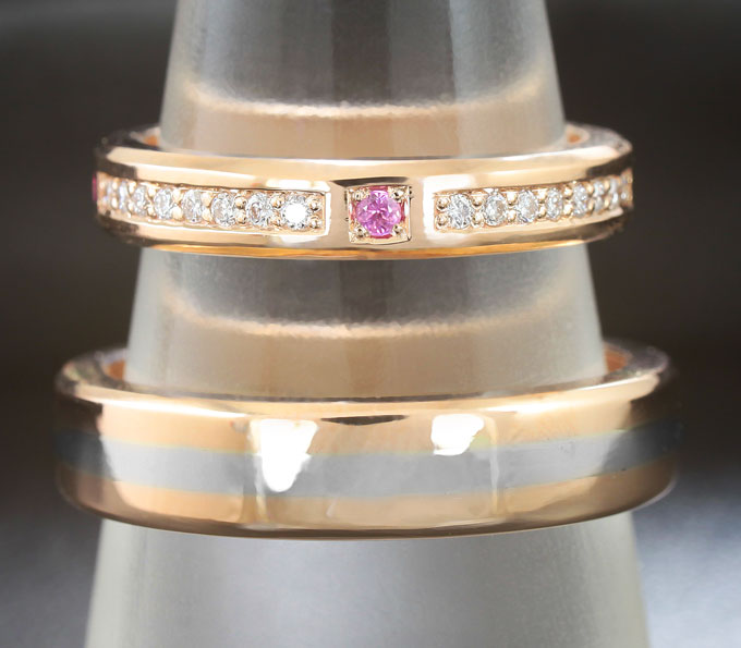 Обручальные кольца с розовыми сапфирами и бриллиантами