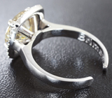 Кольцо с муассанитом и бриллиантами