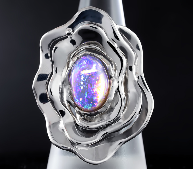 Кольцо с австралийским кристаллическим solid опалом