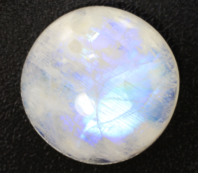 Лунный камень 21,96 карата