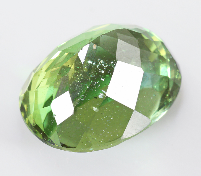 Топовый камень! Крупный неоново-зеленый апатит 12,37 карата