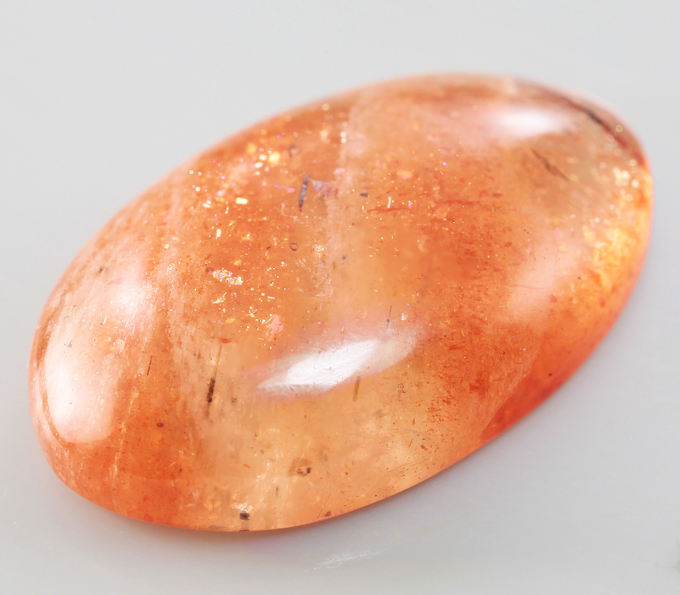 Солнечный камень 12,81 карата