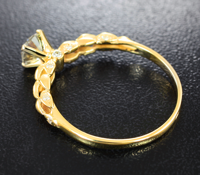 Кольцо с бриллиантом 0,67 карата