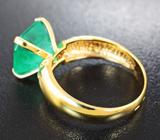 Кольцо с уральским изумрудом 5,18 карата и бриллиантами
