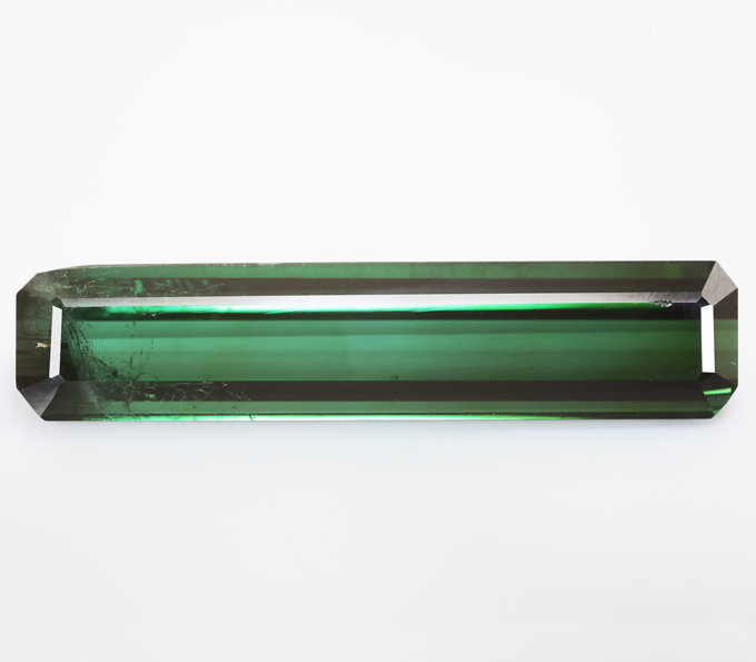 Крупный изумрудно-зеленый турмалин 11,65 карата