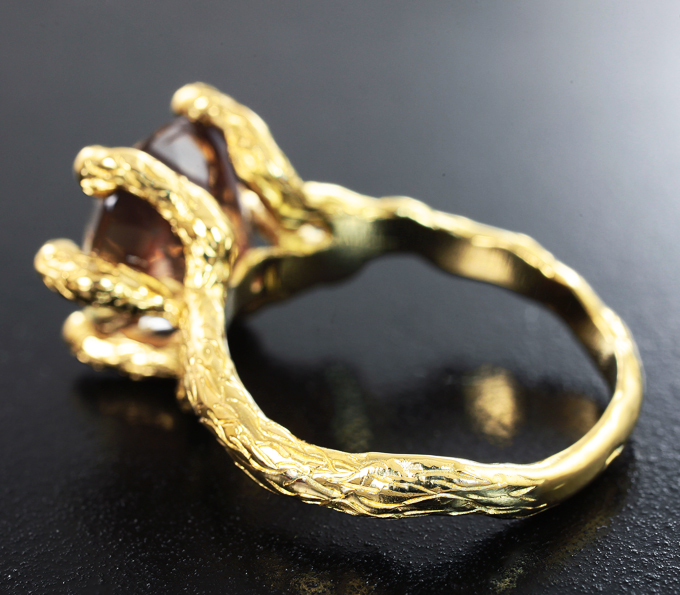 Золотое кольцо с орегонским солнечным камнем 5,88 карата 