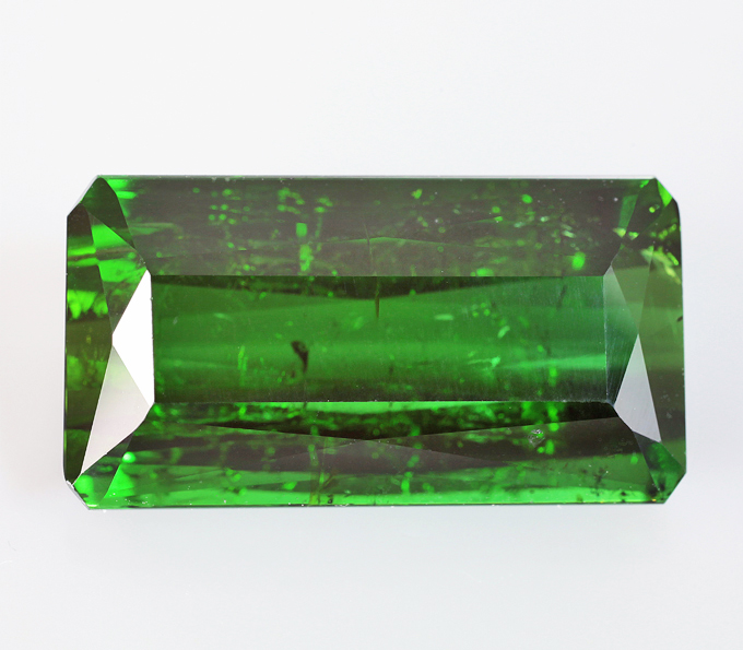 Кулон с крупным зеленым турмалином 10,58 карата и бриллиантами