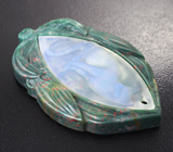 Камея-подвеска «Баст» из ювелирного стекла на резной яшме