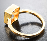 Кольцо с морганитом 2,91 карата и бесцветными цирконами Золото