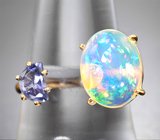 Кольцо с кристаллическим эфиопским опалом 2,63 карата и иолитом