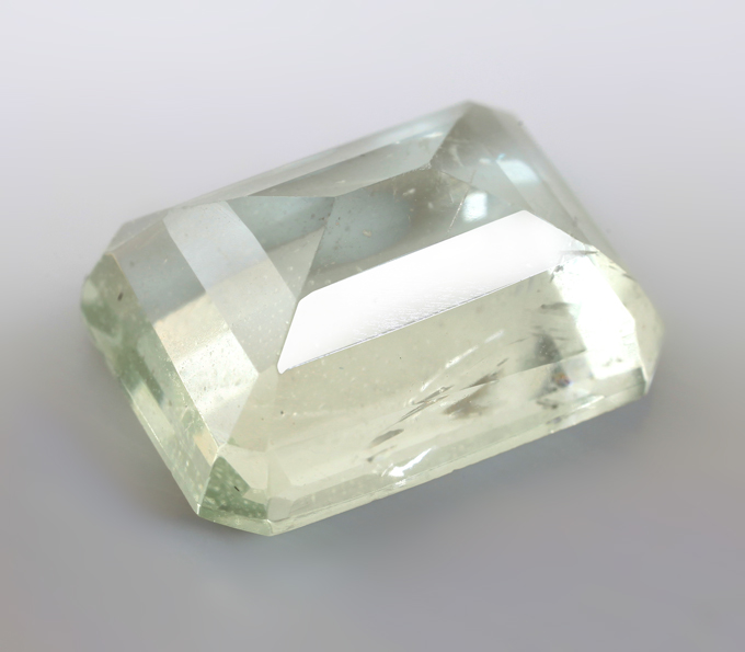 Голубовато-зеленый турмалин 6,09 карата