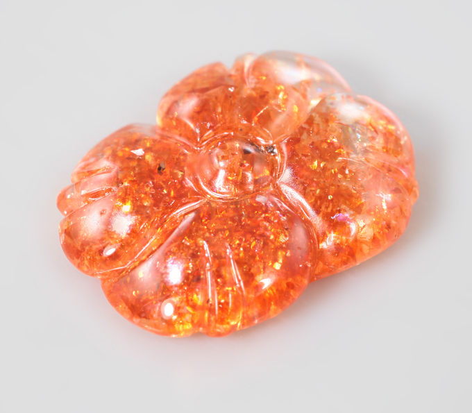 Резной солнечный камень 7,42 карата