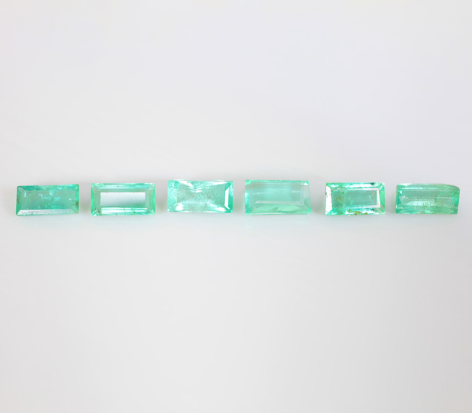 Кольцо с уральскими изумрудами 1,24 карата