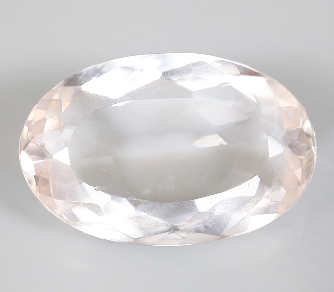 Кольцо с морганитом высокой чистоты 6,5 карата и аметистами