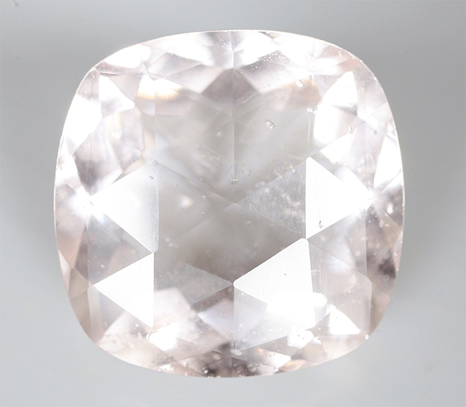 Крупный морганит 11,99 карата