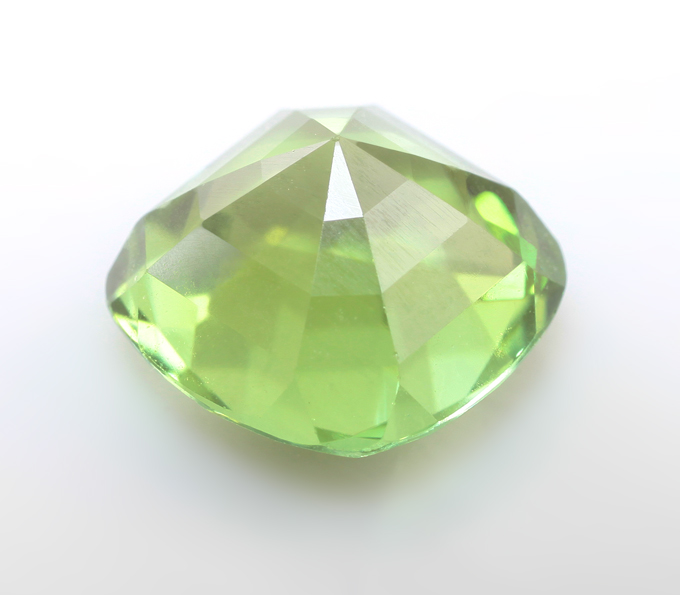 Open color grade! Чистейший «неоновый» зеленый турмалин 3,26 карата