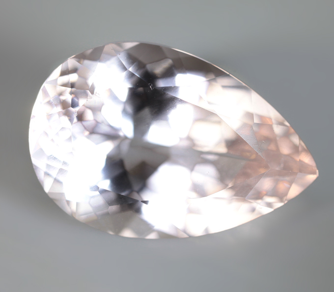 Кольцо с морганитом 8,23 карата и розовыми сапфирами