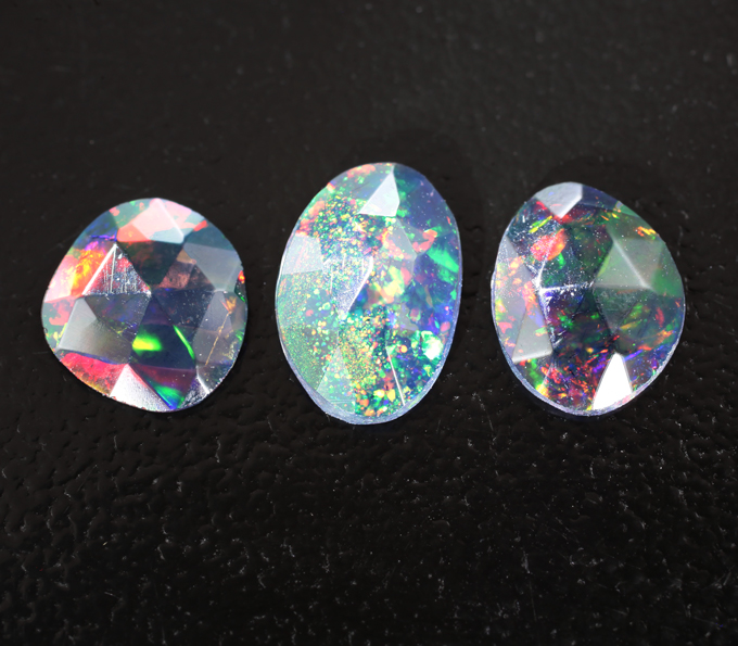 Набор из 3 ограненных черных опалов 1,32 карата