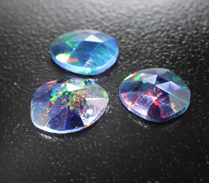 Набор из 3 ограненных черных опалов 2,51 карата