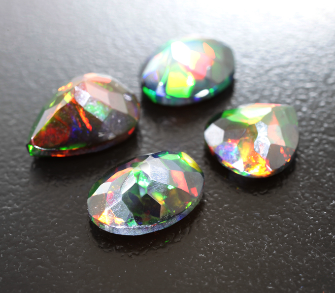 Набор из 4 ограненных черных опалов 5,17 карата