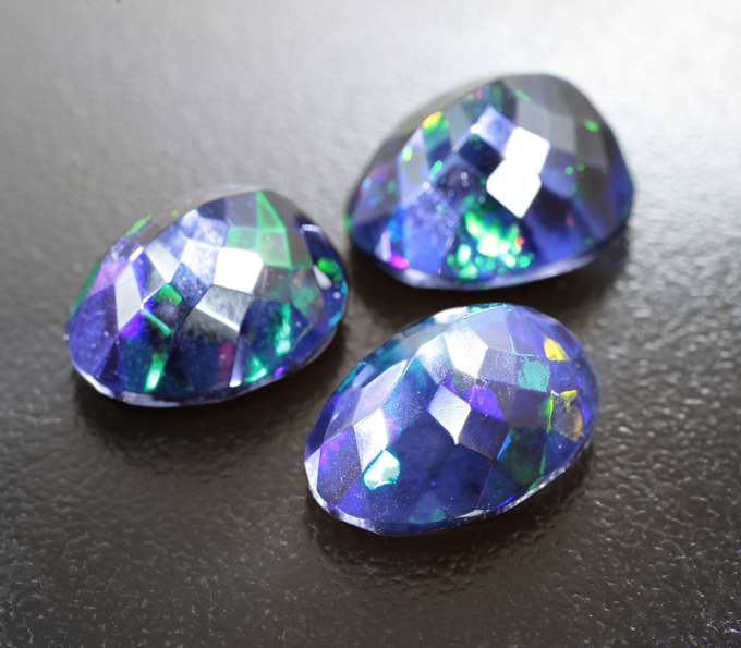 Набор из 3 ограненных черных опалов 13,93 карата