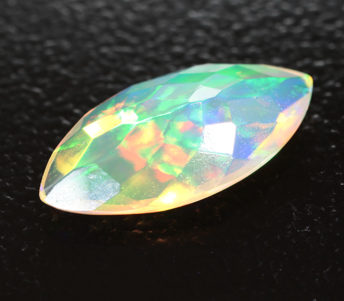 Ограненный эфиопский опал 1,24 карата