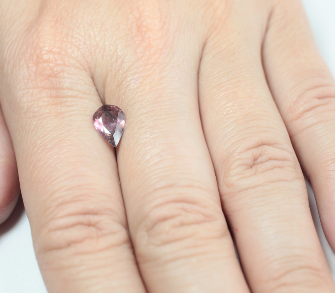 Полихромный турмалин 1,25 карата