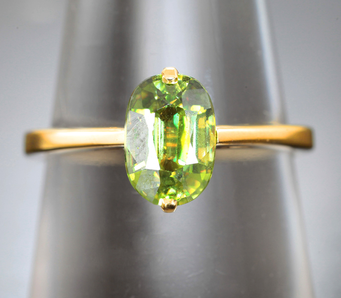 Золотое кольцо с ярким сверкающим зеленым сфеном 1,16 карата