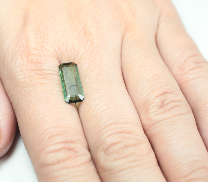 Зеленый турмалин 2,45 карата