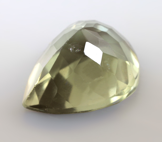 Зеленый турмалин 3,44 карата