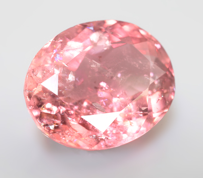 Крупный розовый турмалин 7,08 карата
