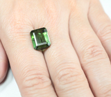 Крупный зеленый турмалин 7,51 карата