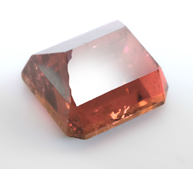 Крупный оранжевый турмалин 8,13 карата