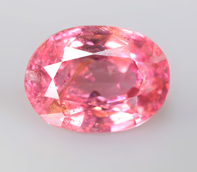 Неоново-красная шпинель 0,73 карата