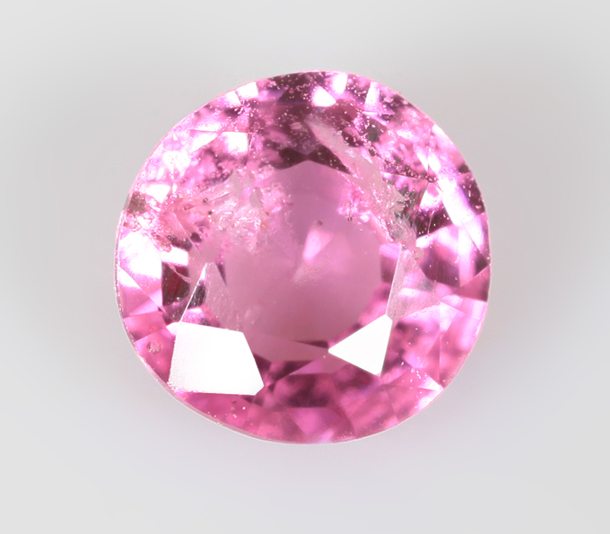 Пурпурно-розовая "неоновая" шпинель 0,34 карата