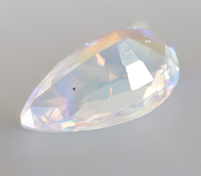 Ограненный цейлонский лунный камень 1 карат