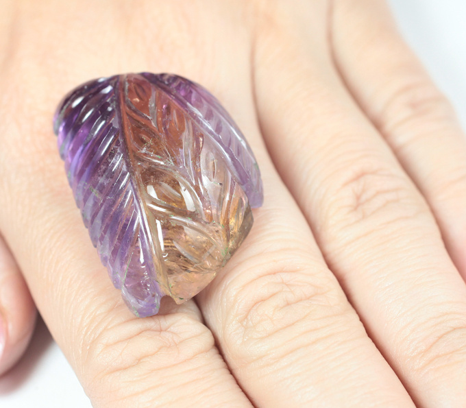 Крупный! Резной аметрин 87,69 карата
