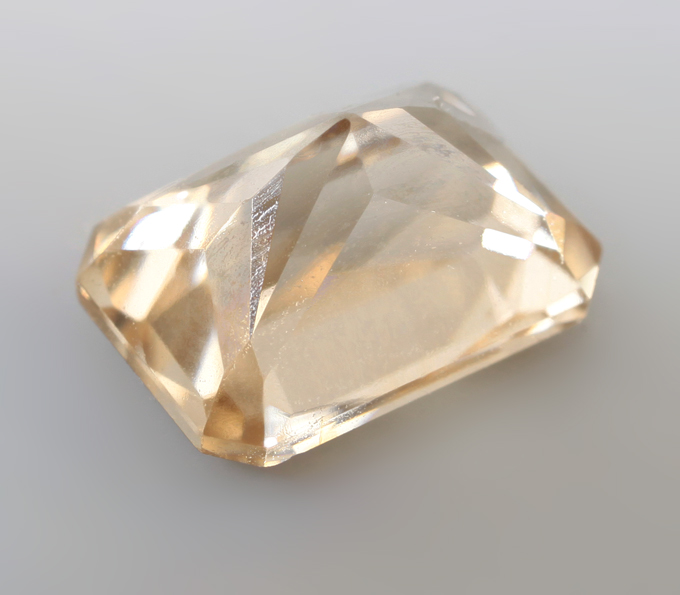 Желтый циркон 2,03 карата