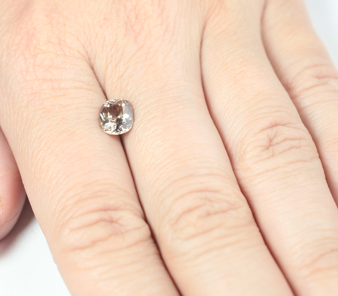 Оранжевый циркон 2,25 карата