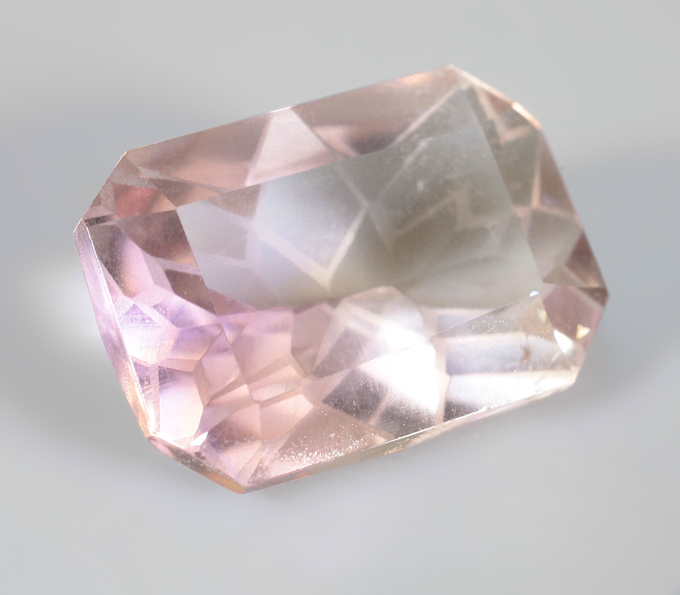 Аметрин авторской огранки 6,12 карата