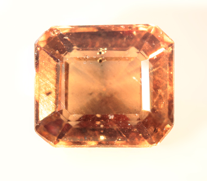 Гранат со сменой цвета 1,68 карата