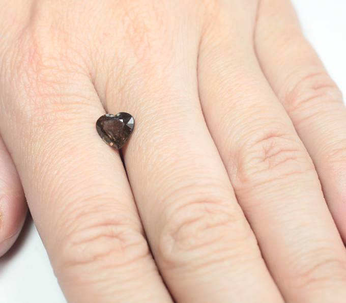 Гранат со сменой цвета 1,77 карата