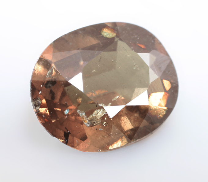 Гранат со сменой цвета 2,09 карата