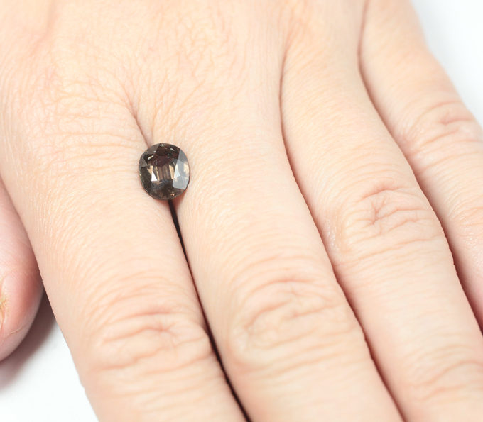 Гранат со сменой цвета 2,09 карата