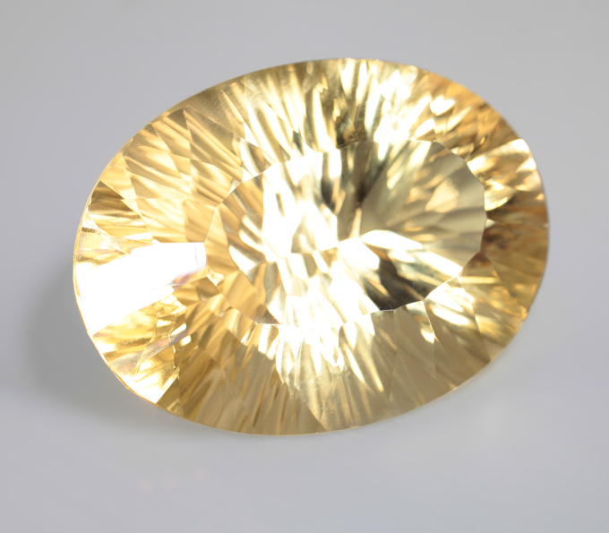 Крупный! Чистейший цитрин лазерной огранки 72,17 карата